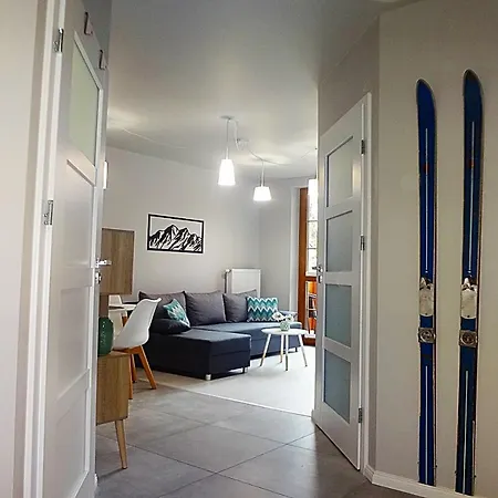 Hill Neli, Blisko Do Dworca Pkp Apartment